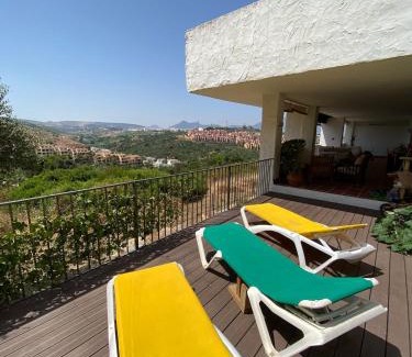 Castillo de Sabinillas Apartamento | Duquesa Bella Vista - with pool and private garden