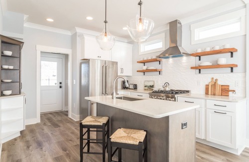 Durham Casa | Durham's Modern FarmHouse & Guest House minutes from Downtown & Duke University!