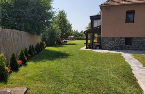 Nisava District Villa | Dvor apartman