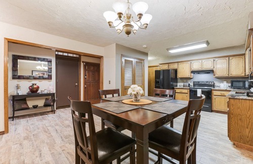 Oklahoma City Cabaña | DW Cottage - Close to Restaurants and Shopping!