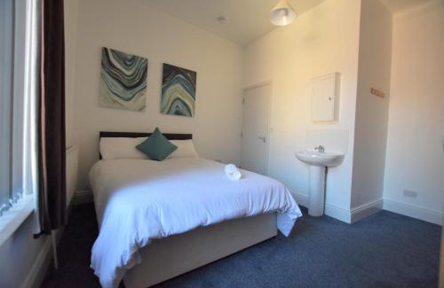 Sunderland Casa | Dwell Living Central 5 Bd, Sleeps 10