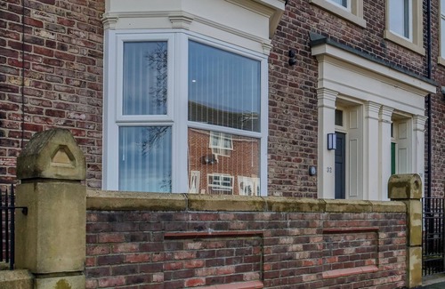 Sunderland Casa | Dwell Living Luxurious 5BD House Central