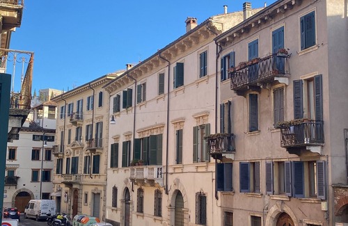 Citta Antica Apartamento | Dwelling Art and Wine