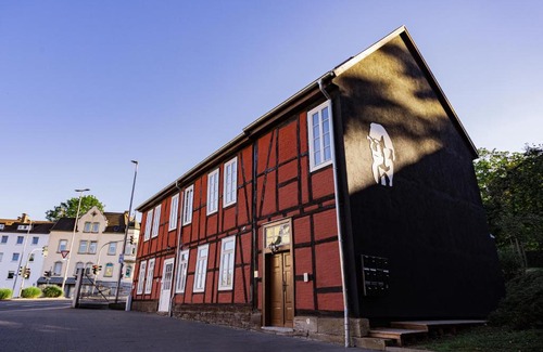 Bad Hersfeld Apartamento | DWELLSTAY - Zuse Höfe Bad Hersfeld