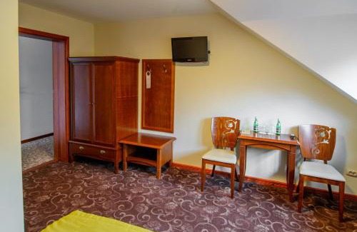 Smardzewice Cama Y Desayuno | Dworek Biały Domek