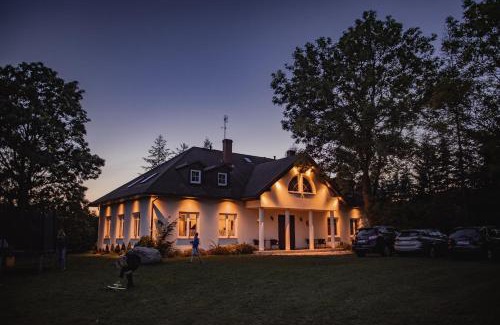 Debina Casa | Dworek Dębina - Idealny dla Rodzin i Przyjaciół - Wspólna Sala do Biesiadowania , Plaża przyjazna Psom