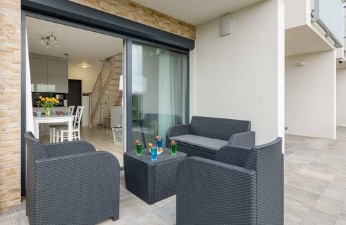Trzesacz Apartamento | Dwupoziomowy Apartament z Parkingiem - Taras i Balkon - 3 Sypialnie by Noclegi R