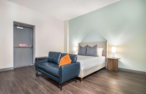 Macon Apartamento | Dynamic Stay Connected Comfort Steps from Atrium