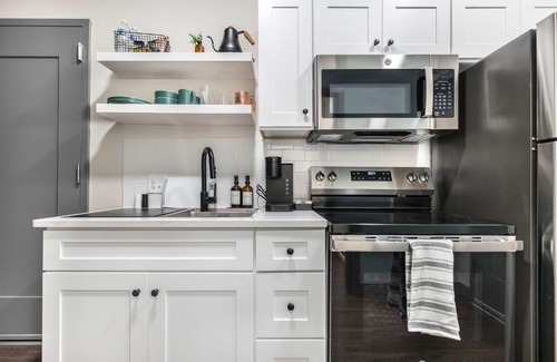 Macon Apartamento | Dynamic Stay Connected Comfort Steps from Atrium
