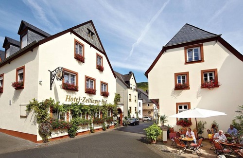 Zeltingen-Rachtig Casa | DZ Schieferterrasse in the GH am MarkusPlatz - Hotel Zeltinger Hof