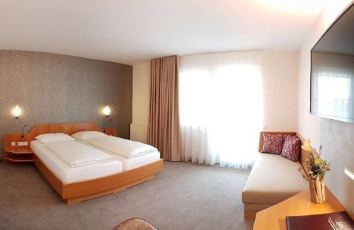 Bad Waltersdorf Casa | DZ Sonnenseite mit Balkon ab 7 Nächtehalbpension - Hotel-restaurant Teuschler-mogg