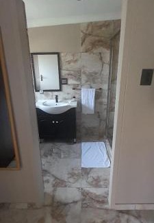 Klerksdorp Casa | Dzana guesthouse