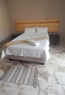 Klerksdorp Casa | Dzana guesthouse