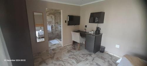 Klerksdorp Casa | Dzana guesthouse