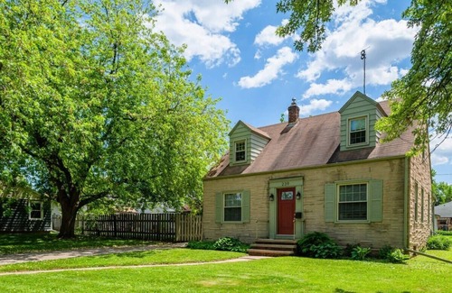 Menasha Casa | Eᴅɢᴇᴡᴀᴛᴇʀ Oᴀsɪs - Sleeps 8