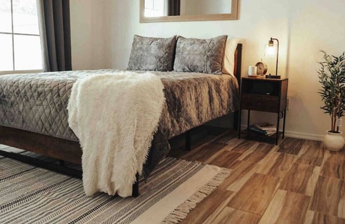 Yuma Casa | E 34th St. · Stunning 3BR+King House W/Huge TV, Fire Pit & BBQ!