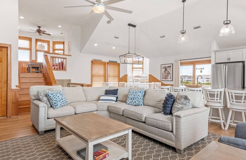 Whalehead Beach Casa | E=M(Sea)2: Private Pool & Hot Tub, Rooftop Deck w/ Ocean View, Pet-friendly