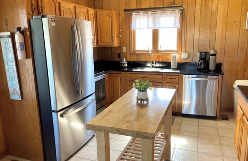 Whalehead Beach Casa | E-SEA-LIVIN' Oceanside Coastal Cottage in Corolla, 4 min walk to the beach!