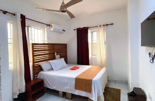 Elmina Casa | E-Town City Guest House