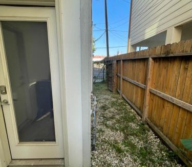 South Central Houston Casa | EADO Essentials Suite with Fridge, Microwave, WiFi and AC