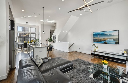 East Downtown Houston Casa | EADO Lux 3-Story w/Rooftop Views