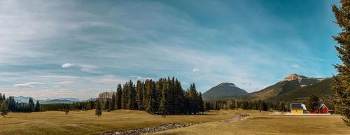 Nordegg Casa | Eagle - Cozy Tiny Home With Mountain Views