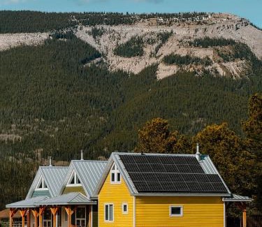 Nordegg Casa | Eagle - Cozy Tiny Home With Mountain Views