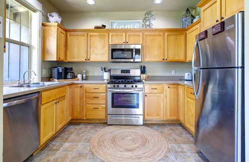 Redmond Casa | Eagle Crest Desert Sky Retreat - HOT TUB, Dogs OK