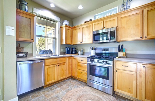 Redmond Casa | Eagle Crest Desert Sky Retreat - HOT TUB, Dogs OK