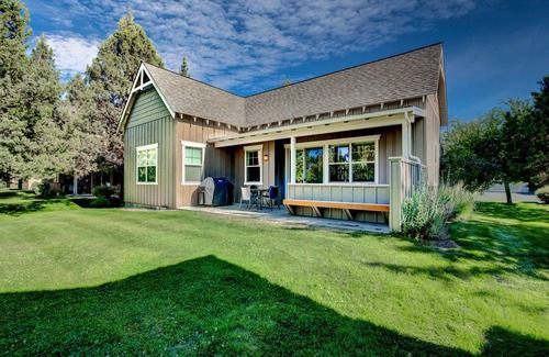 Redmond Casa | Eagle Crest Desert Sky Retreat - HOT TUB, Dogs OK
