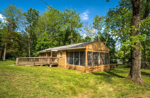Luray Cabina | Eagle Landing en el río Shenandoah con nueva bañera de hidromasaje en la nueva cubierta