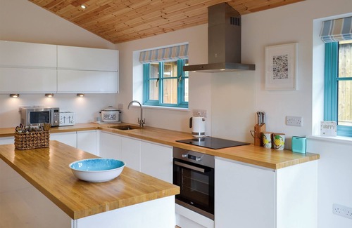 Winnard's Perch Cabaña | Eagle Owl Lodge-UKC3770