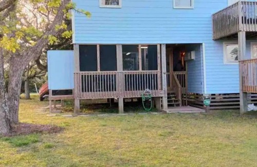 Hatteras Casa | Eagle Pass Cabina- Unique Cabin Perfect for Two!