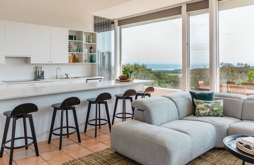Cape Schanck Casa | Eagle Rise indulge in luxury comfort and style.