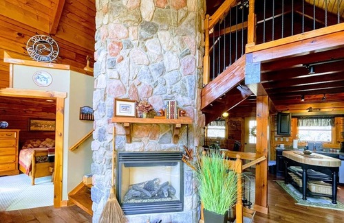 Sybertsville Cabina | Eagle Rock Cabin - 2 Blocks to the Lake ***Must be Eagle Rock property owner***