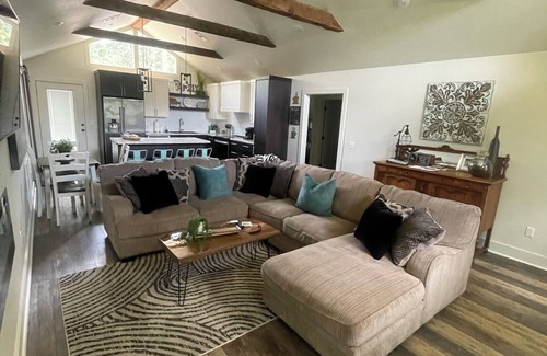 Russellville Casa | Eagle's Nest - Beautiful House close to boat launch and local attractions.