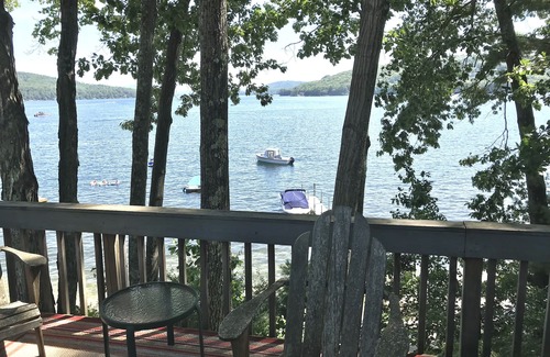 Meredith Cabaña | 'Eagle Watch' Relaxing Lakefront Cottage with Sandy Beach.