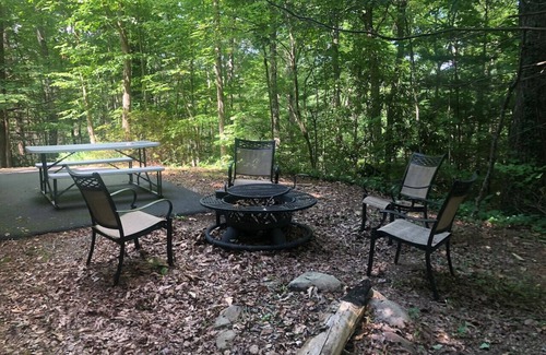 Cosby Cabina | Eagles Nest -a private cabin in the mountains