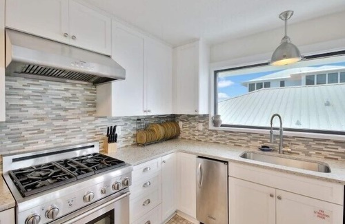 Grayton Beach Casa | ESPECIAL 15% DE DESCUENTO 3 nt. min hasta 5/18 6bed / 5. 5B, piscina, golfo, lago, vista a la playa, muelle.