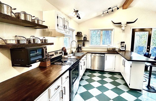 Balfour Chalet De Esquí | *EAGLES NEST* Luxury Mountain Chalet Retreat- HOT TUB * POOL TABLE * SPA BATH