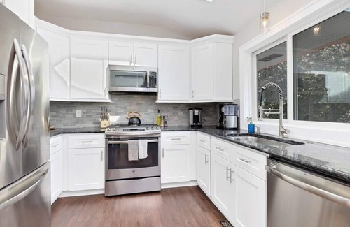 Inver Grove Heights Casa | Casa moderna del lago con bañera de hidromasaje y pozo de fuego