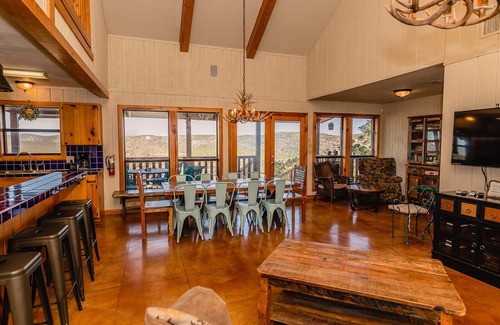 Concan Casa | Eagles 'Roost Vacation Home