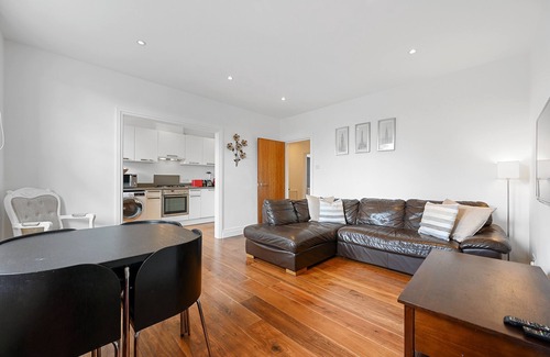 Ealing Apartamento | Ealing Broadway - Lovely 2 Bed flat with offstreet parking