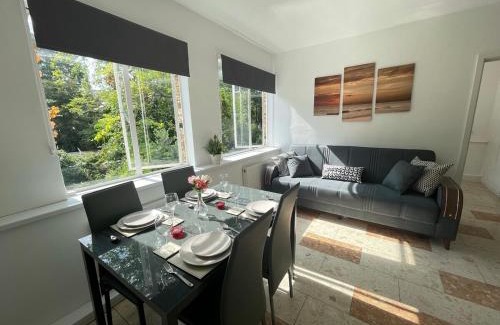 Earl's Court Casa | Earls Court 1BR with Lovely Garden View