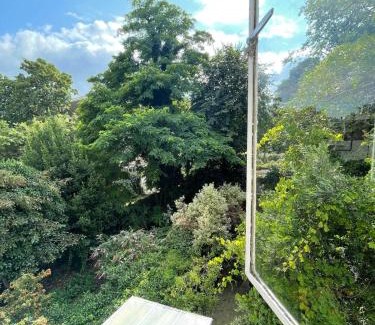 Earl's Court Casa | Earls Court 1BR with Lovely Garden View
