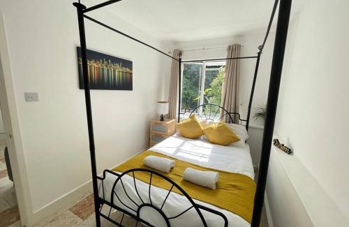 Earl's Court Casa | Earls Court 1BR with Lovely Garden View
