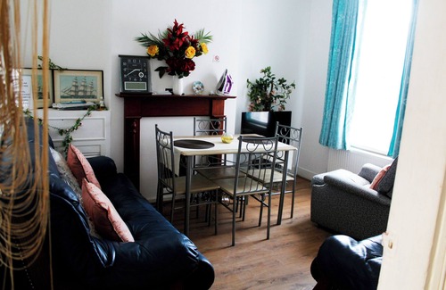 Lower Edmonton Casa | Earlycheckin Spacious House w/ Parking in London