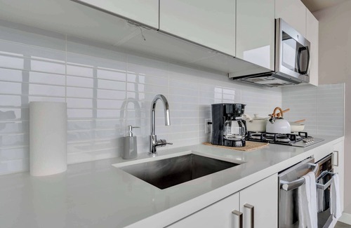 Connaught Apartamento | Earthlight Golden Hour Corner
