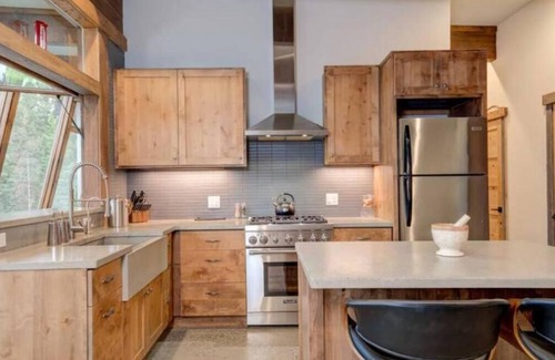 Gallatin Gateway Casa | Earthship Home in Big Sky