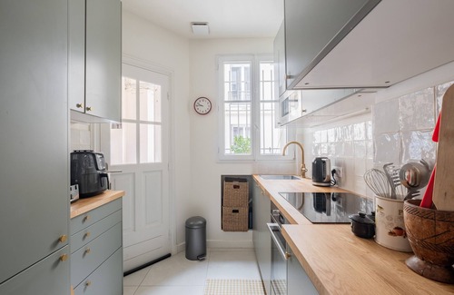 Auteuil Apartamento | Earthy and Airy, by Veeve